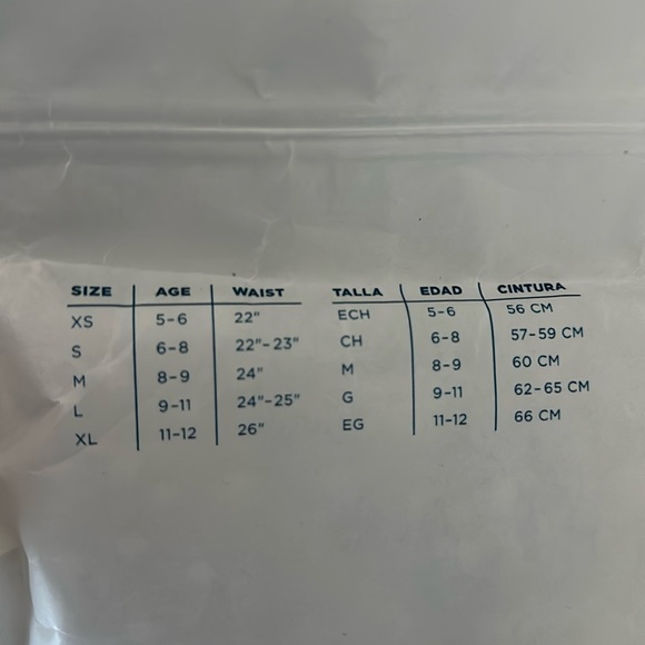 Girls Old Navy Hipsters Underwear - pack of 7 purple/ pink Ages 9-11 - Picture 4 of 4